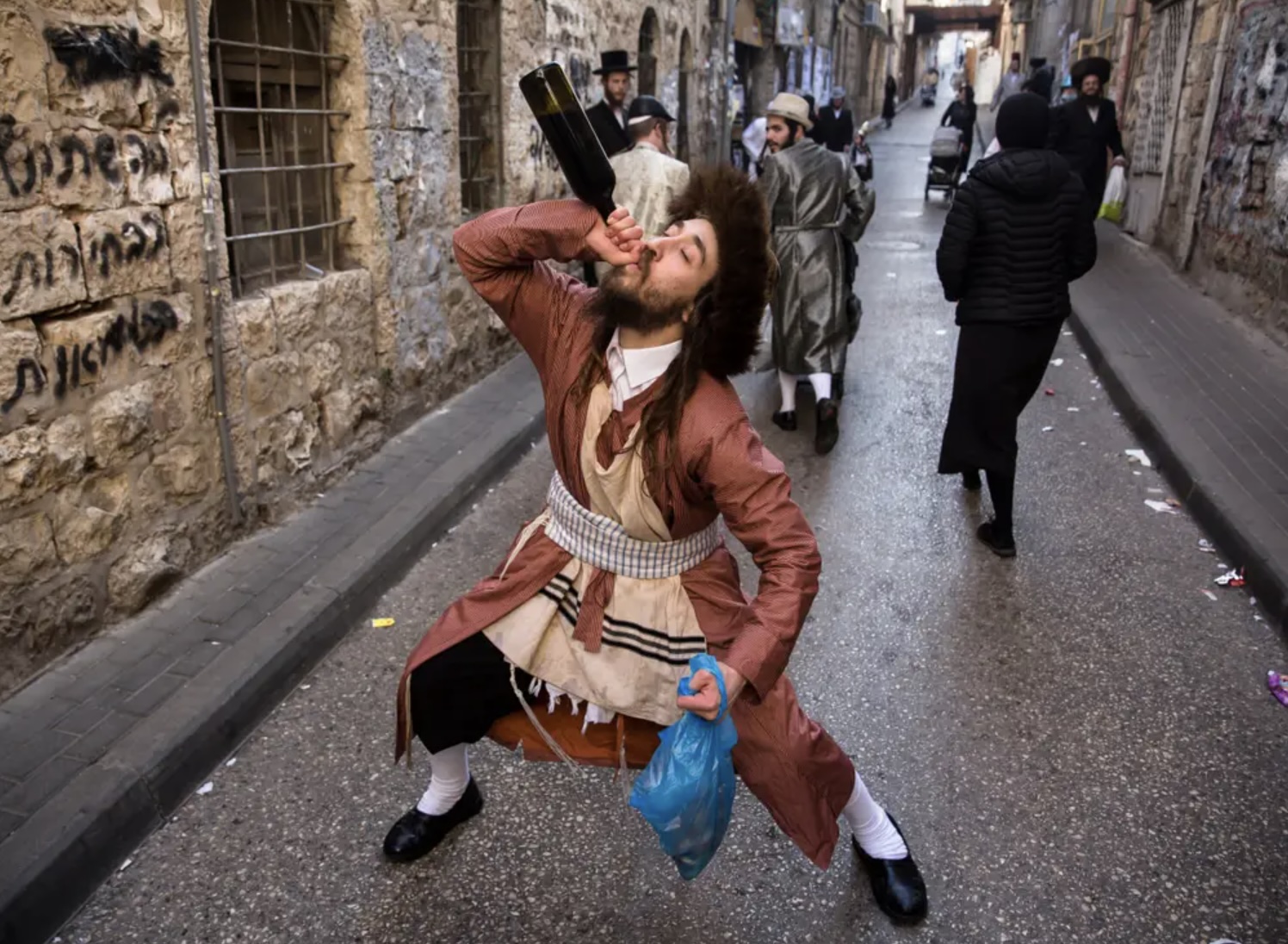 Day 267: Esther, Alcohol, and the Holiday Baptists Wouldn’t Invent (Esther 9:17-20)